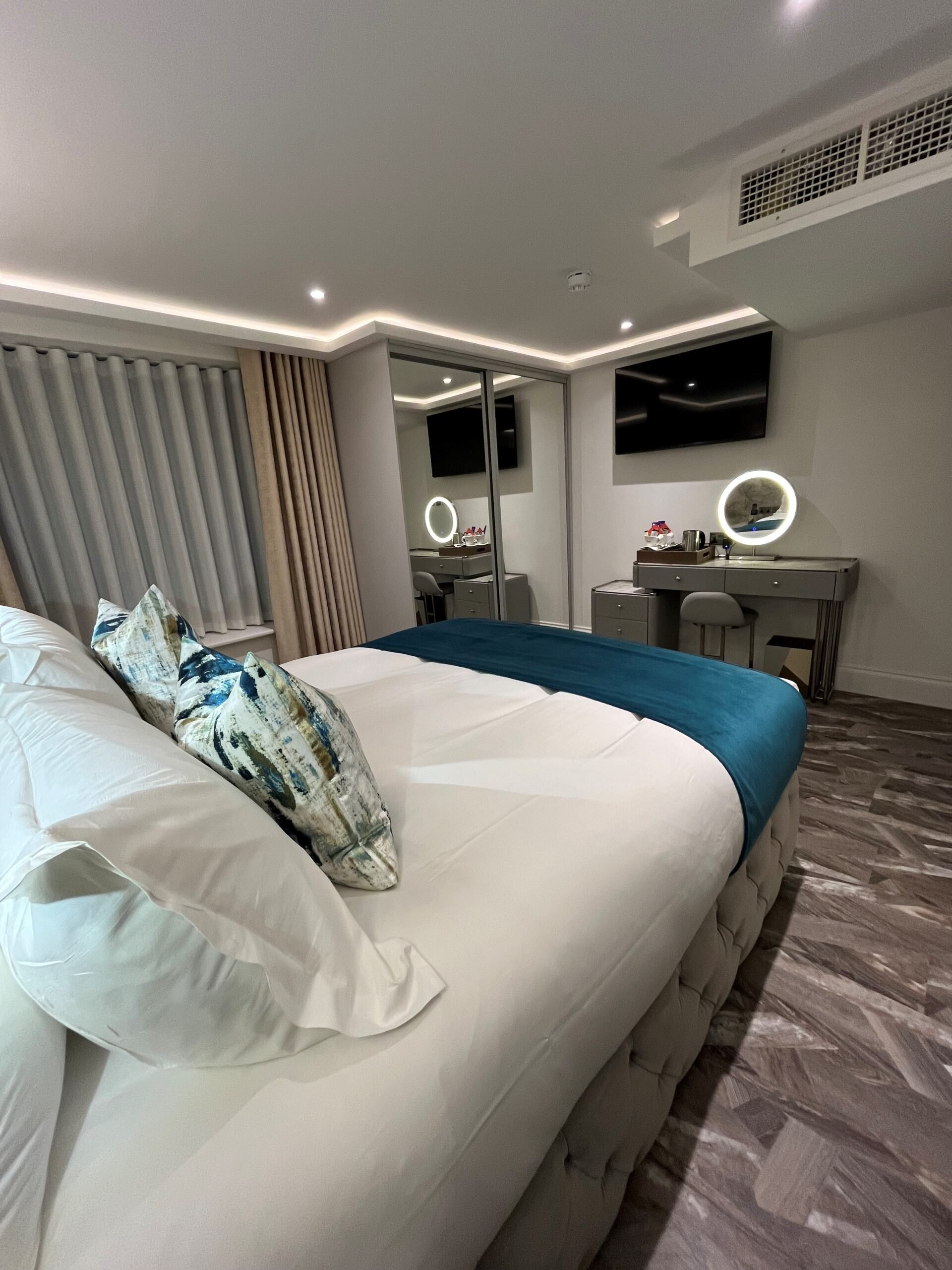 KING SIZE BED 4