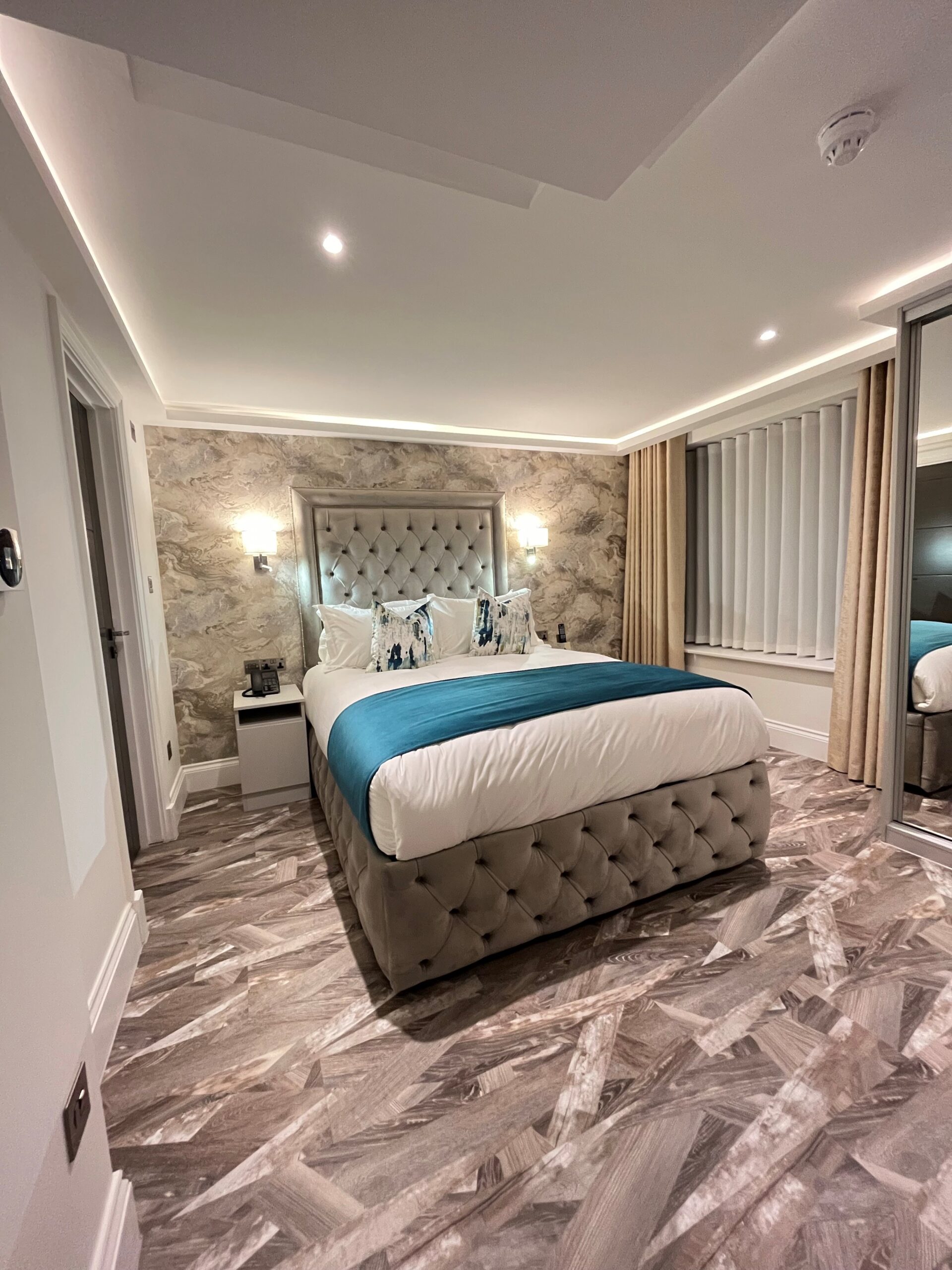 KING SIZE BED